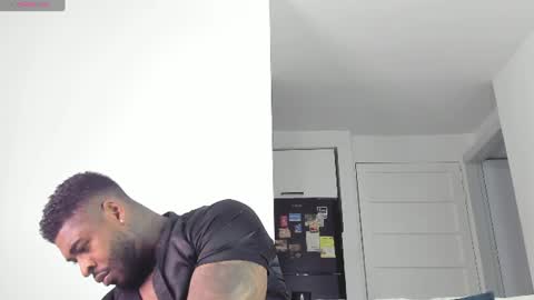 Snapshot of makonneen chatting on July 9, 7:34 am Makonnen online show from July 9, 7:34 am