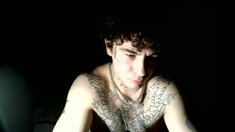 Snapshot of malcolmlow chatting on January 25, 11:22 pm MalcolmLow online show from January 25, 11:22 pm