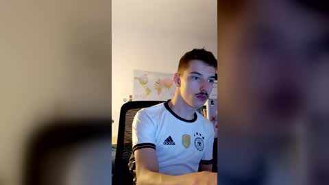 male20y online show from June 14, 10:45 pm