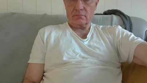 male_toy online show from March 27, 4:51 pm