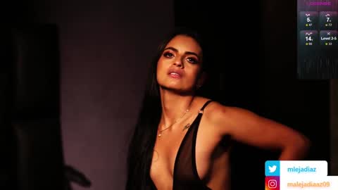 Snapshot of malejadiaz_ chatting on January 17, 1:56 pm Maleja Diaz online show from January 17, 1:56 pm