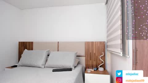 Snapshot of malejadiaz_ chatting on October 21, 8:42 pm Maleja Diaz online show from October 21, 8:42 pm