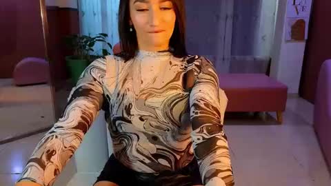Snapshot of malen_fitnessmilf chatting on October 17, 11:24 am malen_fitnessmilf online show from October 17, 11:24 am