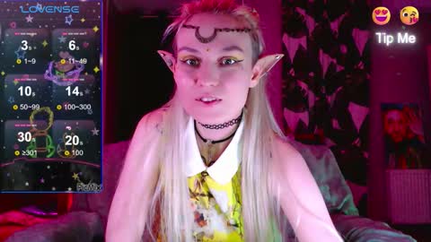 Snapshot of mali_sia chatting on October 16, 8:43 pm Mischelle online show from October 16, 8:43 pm