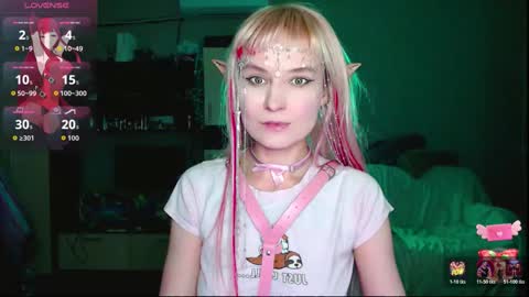 Snapshot of mali_sia chatting on December 15, 1:54 am Mischelle online show from December 15, 1:54 am