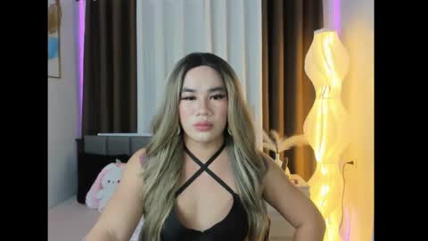 Snapshot of malia_nicole chatting on October 14, 6:36 am malia online show from October 14, 6:36 am