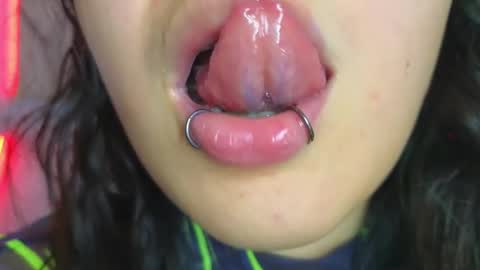 Snapshot of malicia_witch_ chatting on February 12, 3:18 am Mar  Alicia     Rosie  v A L I C I A W I T C -  Meg Cherie online show from February 12, 3:18 am