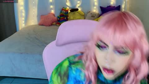 maliciaxpoison online show from May 17, 4:43 am