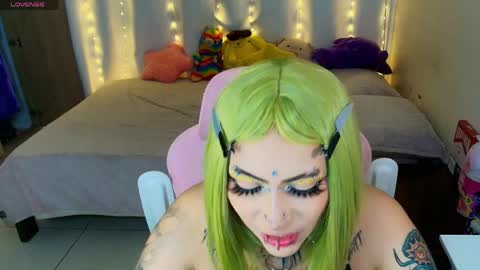 maliciaxpoison online show from May 18, 1:13 am