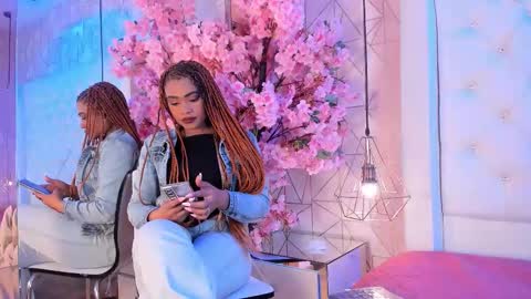 Malika soleil  online show from March 8, 5:00 am