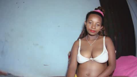 malinah01 online show from September 29, 5:18 pm
