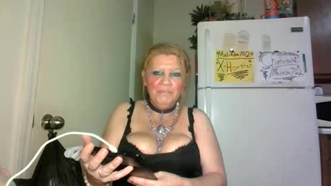 malinda702 online show from November 17, 3:12 am