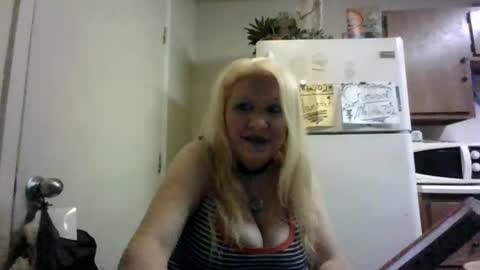 malinda702 online show from November 27, 7:10 am