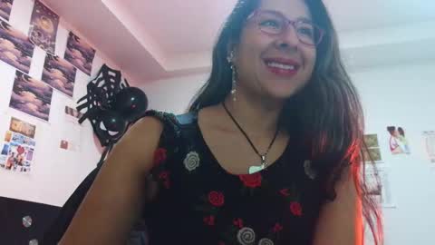 Snapshot of malishka_fox chatting on October 13, 3:28 am Malishka online show from October 13, 3:28 am