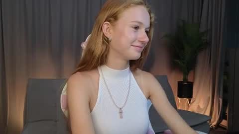 Snapshot of mallorymars chatting on August 6, 11:12 am mallorymars online show from August 6, 11:12 am