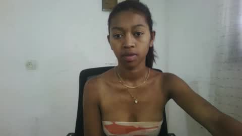 Snapshot of malluna4 chatting on May 7, 8:31 am Malluna online show from May 7, 8:31 am