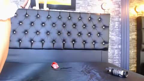 Snapshot of malory_cortez chatting on November 8, 5:12 pm Malory online show from November 8, 5:12 pm