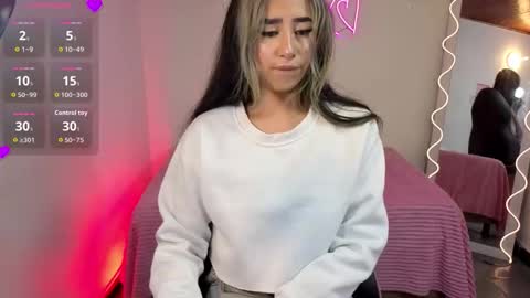 Snapshot of malory_tay chatting on November 2, 11:34 am Malory online show from November 2, 11:34 am