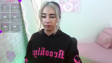 Snapshot of malory_tay chatting on November 16, 11:38 am Malory online show from November 16, 11:38 am