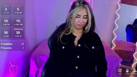 Snapshot of malory_tay chatting on November 26, 7:26 pm Malory online show from November 26, 7:26 pm