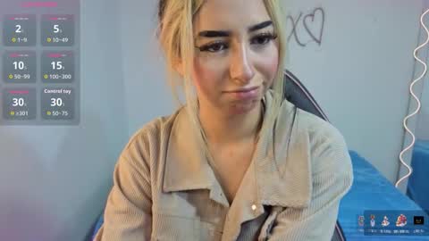 Snapshot of malory_tay chatting on December 14, 7:51 pm Malory online show from December 14, 7:51 pm