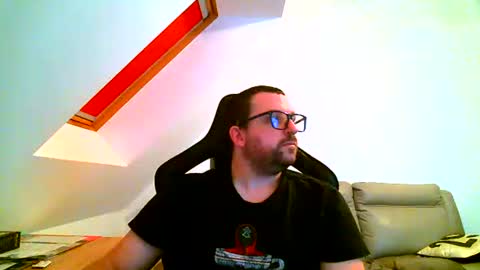 breton online show from December 14, 10:58 pm