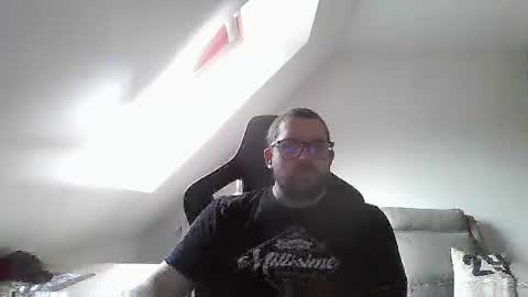 breton online show from February 1, 12:04 pm