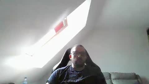Snapshot of malou2927 chatting on May 5, 4:59 pm breton online show from May 5, 4:59 pm