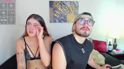 Snapshot of maloy_magic chatting on December 14, 7:51 pm maloy_magic online show from December 14, 7:51 pm