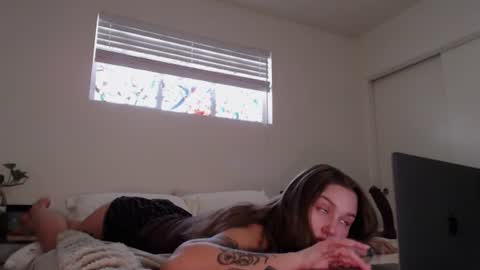 Snapshot of malthevalleyqueen chatting on June 22, 3:53 pm Mal online show from June 22, 3:53 pm