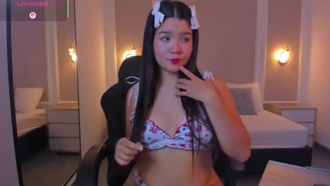 Snapshot of malu_03x chatting on October 24, 2:52 am M A L U online show from October 24, 2:52 am