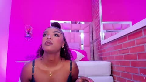 Snapshot of malu_hot69 chatting on May 27, 3:20 pm Malu online show from May 27, 3:20 pm