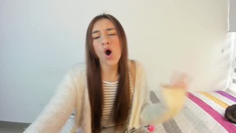 instagram  nueela   online show from December 14, 9:41 pm