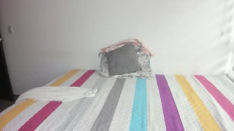 instagram  nueela   online show from January 16, 8:13 pm