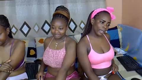 mama_pussie online show from February 6, 1:43 am