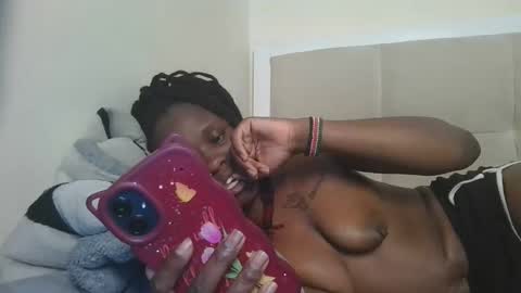 mamaa online show from March 31, 11:16 pm