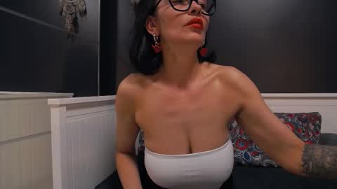 ioana love online show from March 15, 8:04 pm