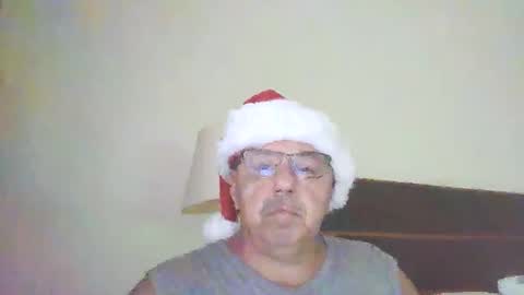 Snapshot of mambow99 chatting on December 25, 9:22 pm OLDMANFREE online show from December 25, 9:22 pm
