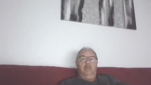 Snapshot of mambow99 chatting on January 3, 8:32 pm OLDMANFREE online show from January 3, 8:32 pm