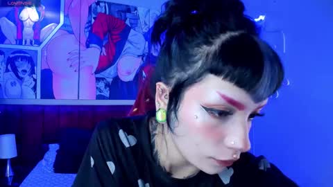 Snapshot of mamushka_ chatting on December 3, 4:42 am online show from December 3, 4:42 am