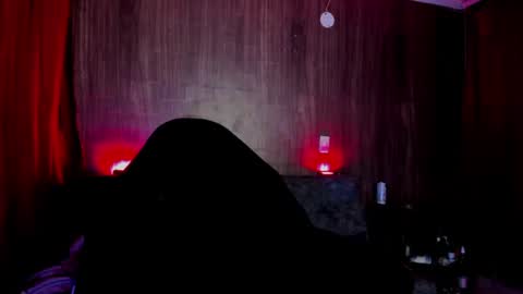 Snapshot of mamushka_ chatting on June 17, 12:24 am online show from June 17, 12:24 am