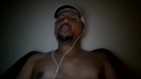 Snapshot of man_new chatting on October 11, 12:32 am Man new online show from October 11, 12:32 am