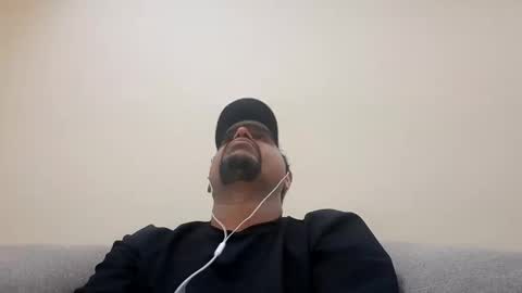 Snapshot of man_new chatting on November 9, 5:33 pm Man new online show from November 9, 5:33 pm