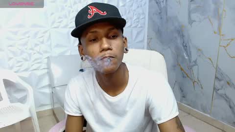 Snapshot of man_sant11 chatting on April 3, 2:15 pm man_sant11 online show from April 3, 2:15 pm