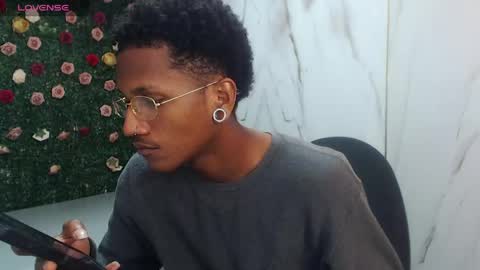 Snapshot of man_sant11 chatting on April 18, 2:54 pm man_sant11 online show from April 18, 2:54 pm
