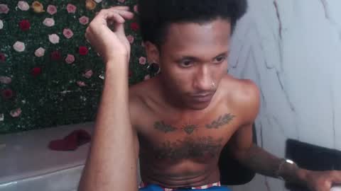 Snapshot of man_sant11 chatting on April 20, 4:43 pm man_sant11 online show from April 20, 4:43 pm