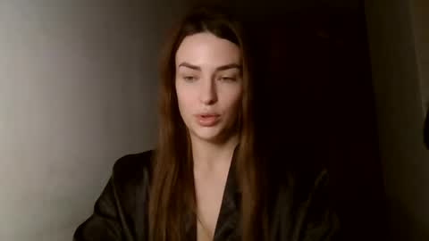 MandiBrooks online show from November 23, 3:23 pm