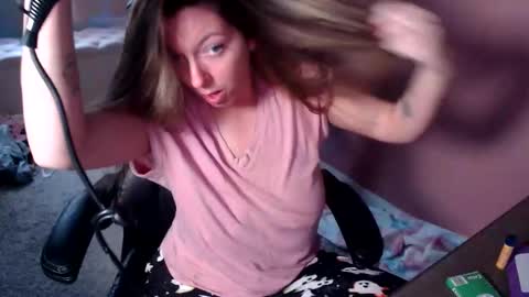 Snapshot of mandybabyxxx chatting on October 28, 8:22 pm MandyBabyXXX online show from October 28, 8:22 pm