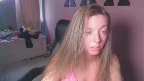 MandyBabyXXX online show from March 18, 6:44 pm