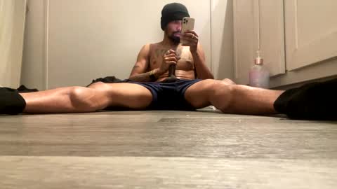 Snapshot of mani4sexy chatting on December 22, 12:50 am Mani4sexy online show from December 22, 12:50 am